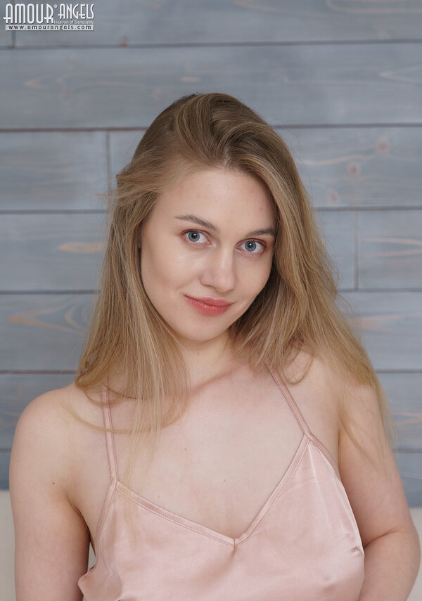 Юлия, 22 года, 2 размер груди